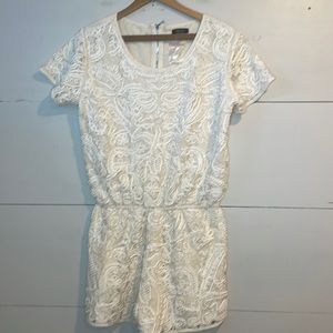 NEW Verty Cream Beaded Scoop Neck Short Sleeve Romper Women’s Large